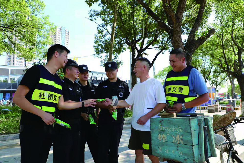  杜桥这些网红 只为保一方平安