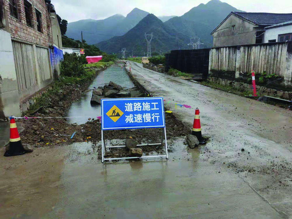  涌泉镇：蜜橘将熟，果农急盼“采橘路”