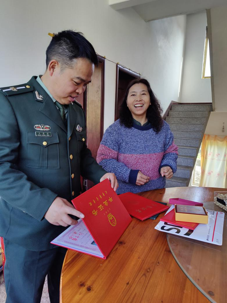  弘扬拥军优属传统 | 三州乡武装部走访慰问现役军人军属