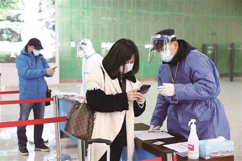  台州站严守防疫“大门”