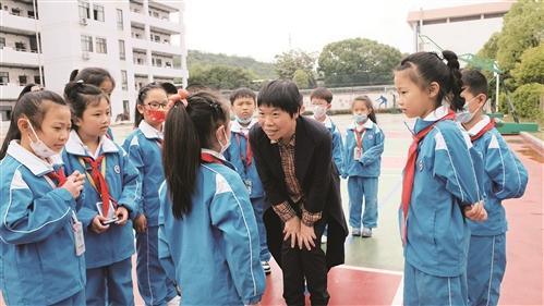  【劳模风采】天台县外国语学校副校长戴银杏：用父母心办教育