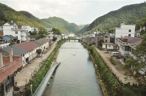  泳溪：乡贤助力项目落地 漂流激起致富浪花