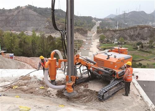  温玉铁路建设忙