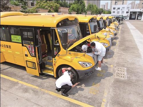 校车“大体检”安全迎开学